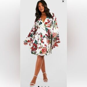 Boohoo Plus White & Red Paisley Floral Wide Sleeve Skater Dress Size 16